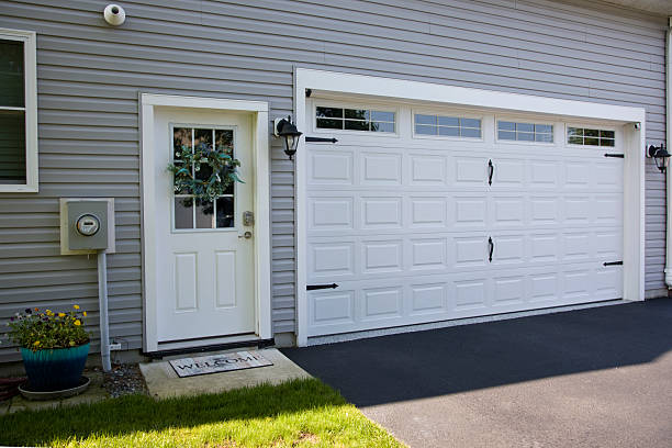 24/7 Emergency Garage Door Panel Replacement experts in Genoa, AR